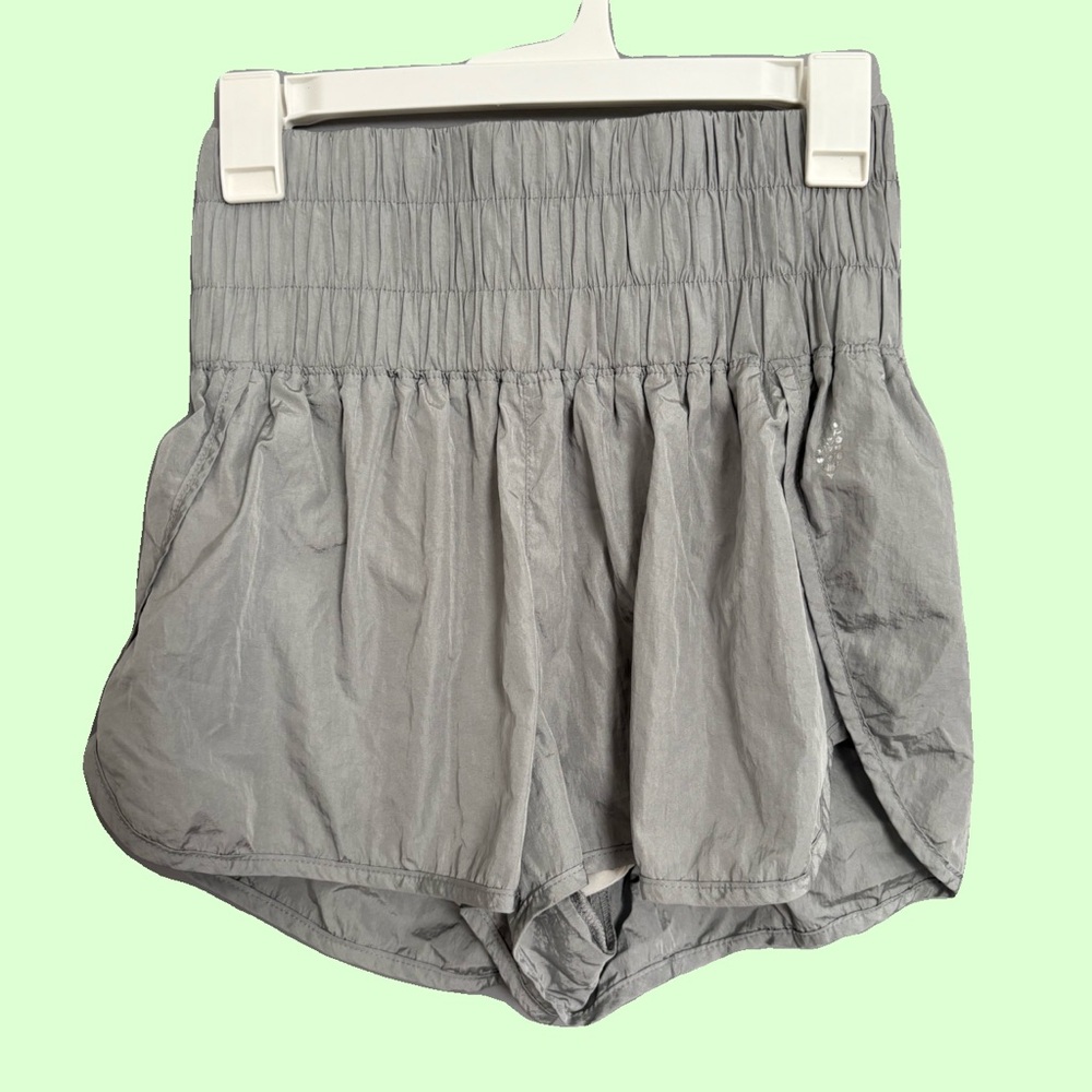 Gray Athletic Shorts with Elastic Waistband and Curved Hem